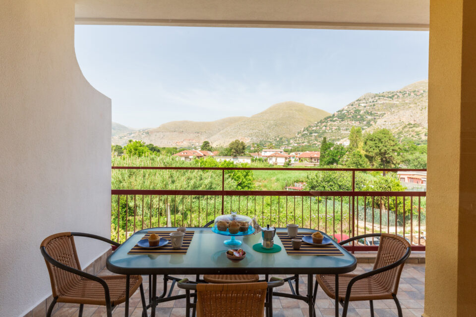 Prenota ora il tuo soggiorno a Mondello Apartments e immergiti nell'autentica bellezza della Sicilia